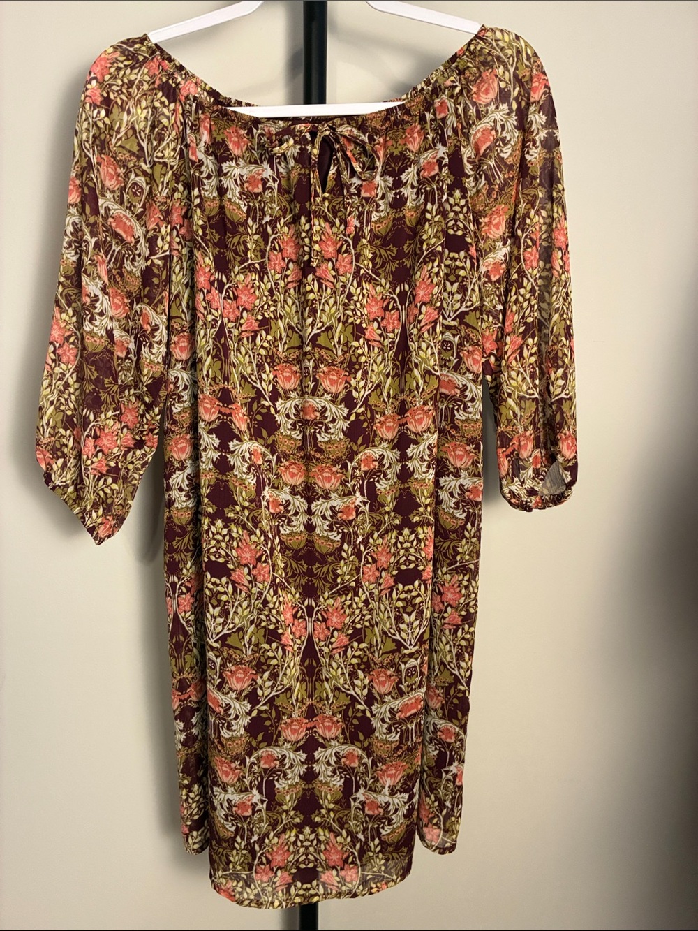 *Boho Floral Off-Shoulder Dress in Burgundy and Coral Approx Medium *pulls